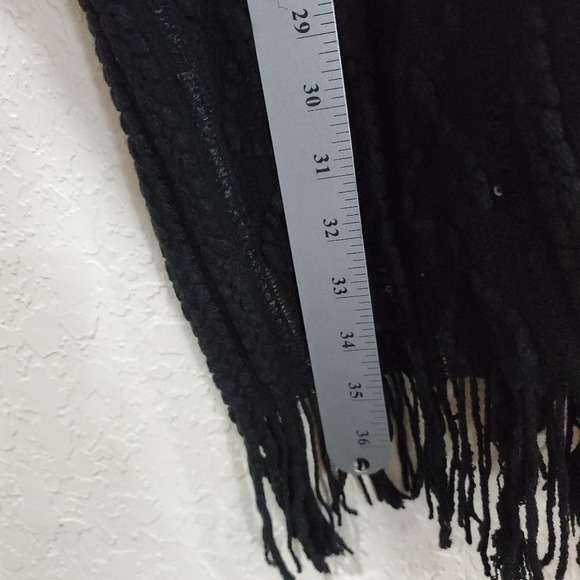 The Skyline Collection Shawl Womens One Size Black Knit Fringe Open Relaxed - Picture 8 of 9